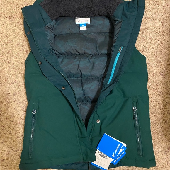 PRICE DROP TODAY!! BNWT Columbia responsible down Winter Challenger Hooded Vest! - Picture 3 of 7